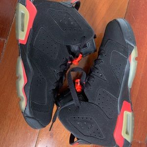 Air jordan 12 retros varsity red